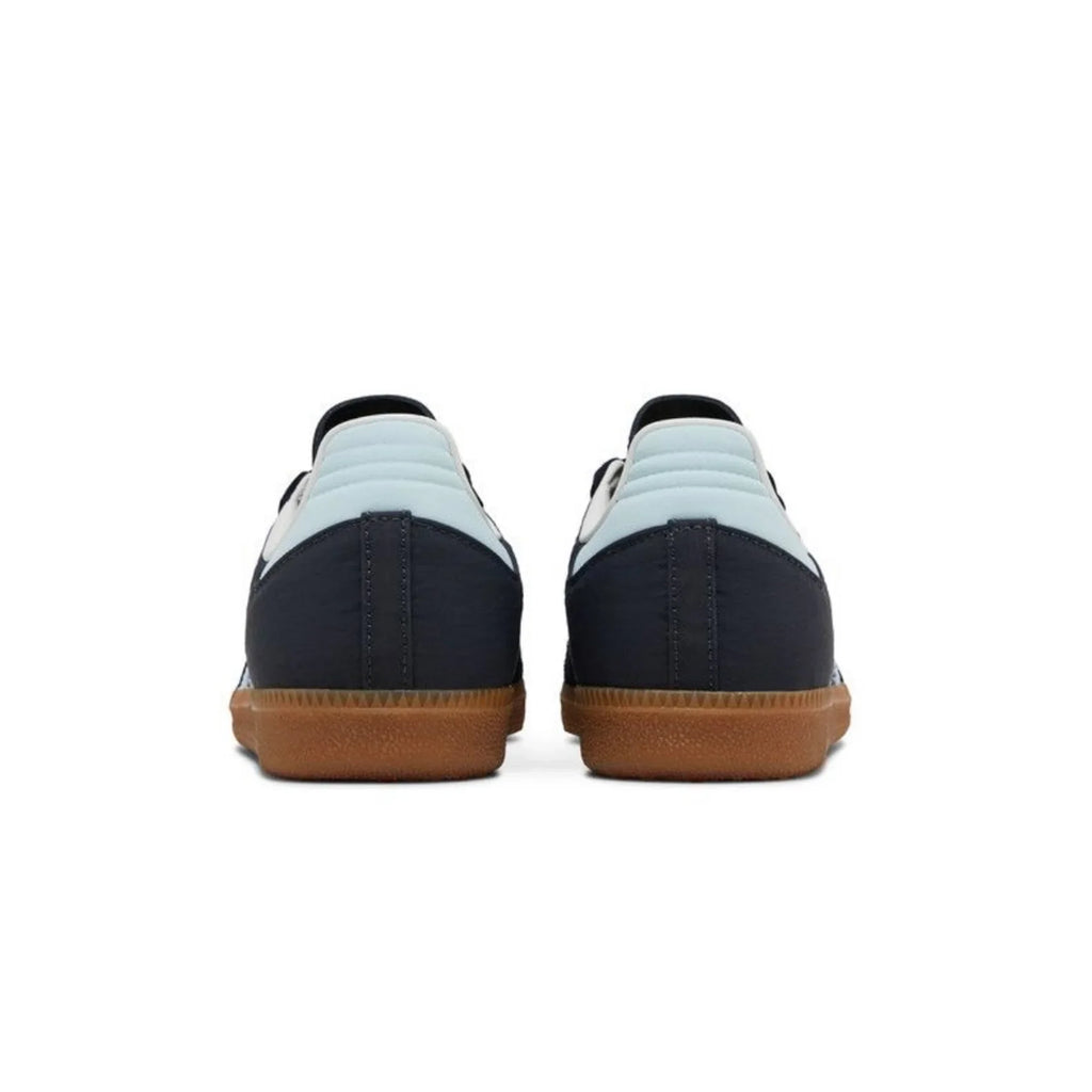 Adidas Samba OG Carbon Almost Blue Gum vista traseira - sapatilhas streetwear clássicas desde 1950